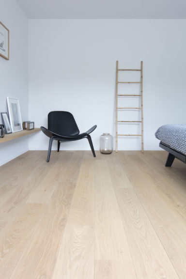 Maatwerk parket in slaapkamer in Buggenhout